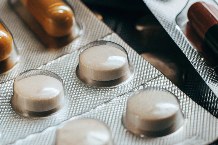 Mercado farmacêutico projeta faturamento de R$ 24,35 bilhões em julho, aponta IQVIA